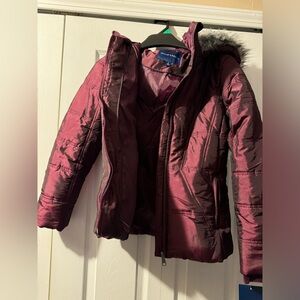 Women’s NWT puffer jacket with faux fur lined hood
